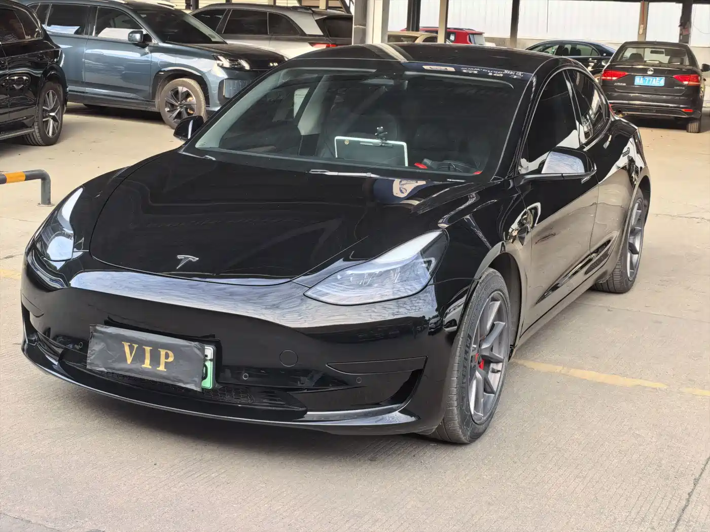 Фото 1 - Tesla Model 3