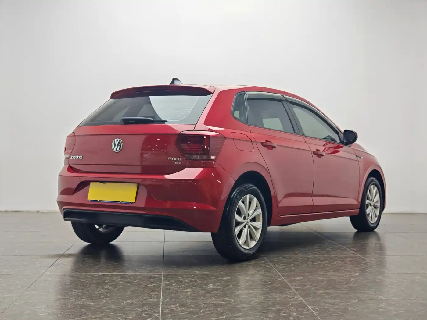 VOLKSWAGEN POLO