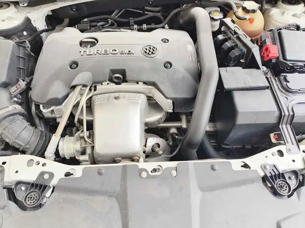 Photo 3 - Buick Regal