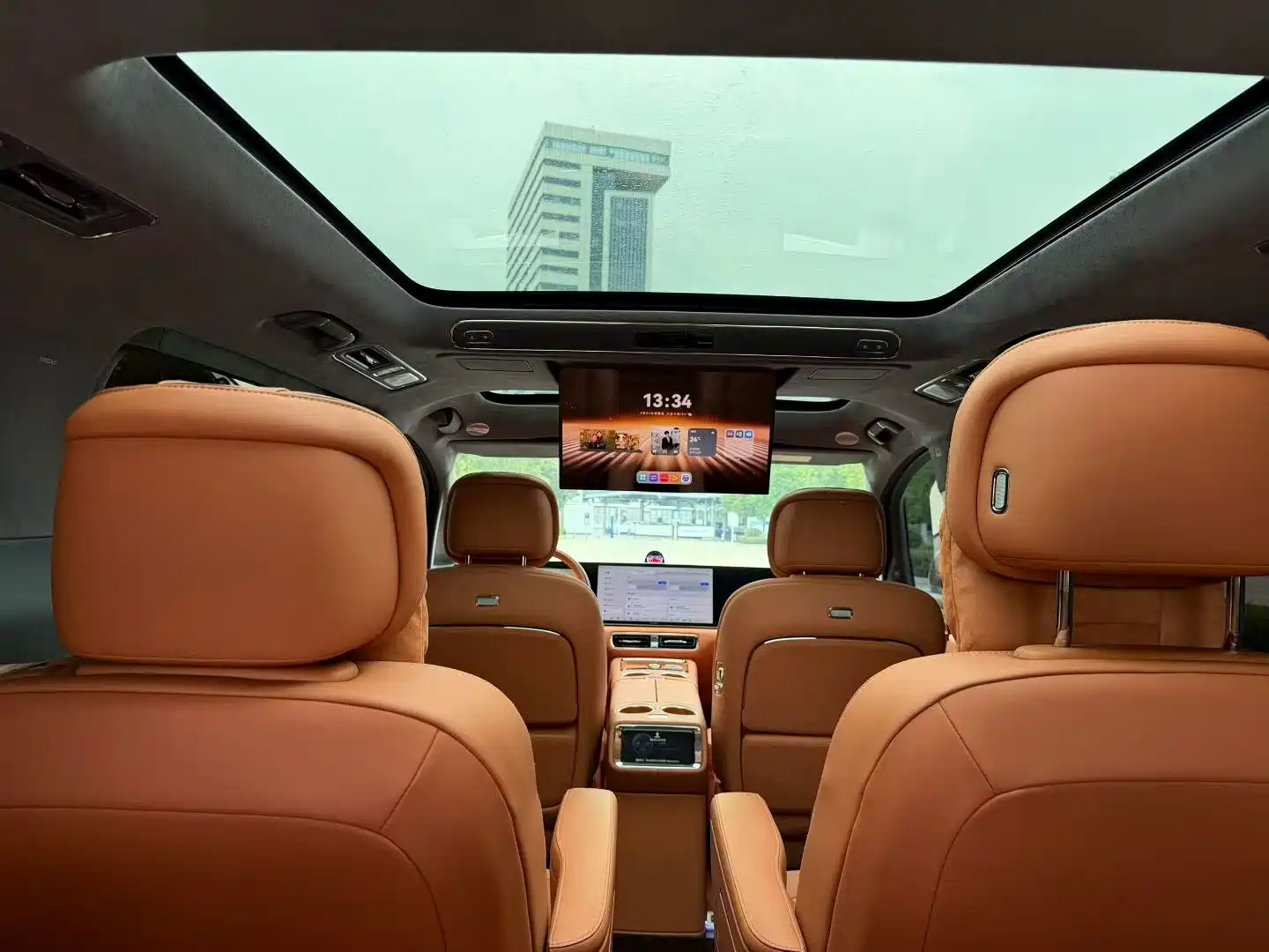Photo 4 - Zhijie Zunjie MPV
