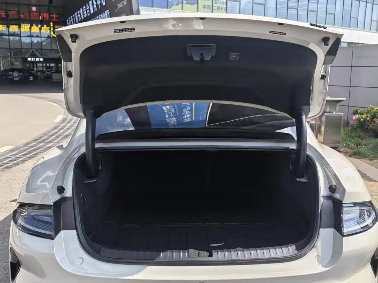 XIAOMI CAR XIAOMI SU7