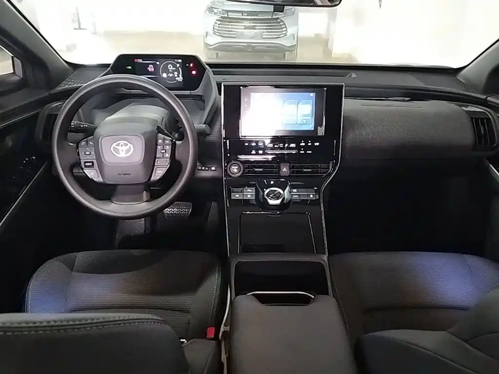 Toyota FAW Toyota bZ4X 2022 2WD Elite JOY Edition фото 10