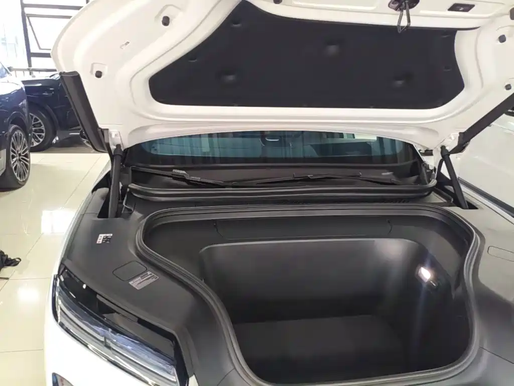 NIO ES8 2026 2025 Model 6-Seat Executive Luxury Edition
