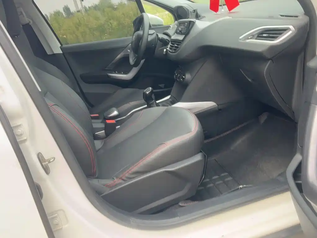 Peugeot 2008 2017 2014 1.6L Manual Trend Edition