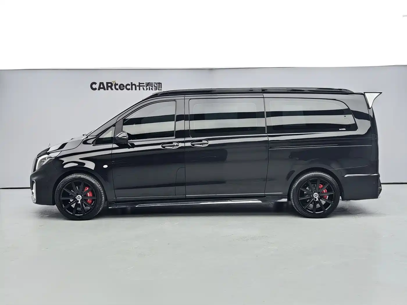 Mercedes-Benz Vito 2023 2.0T Business 7-Seater фото 2