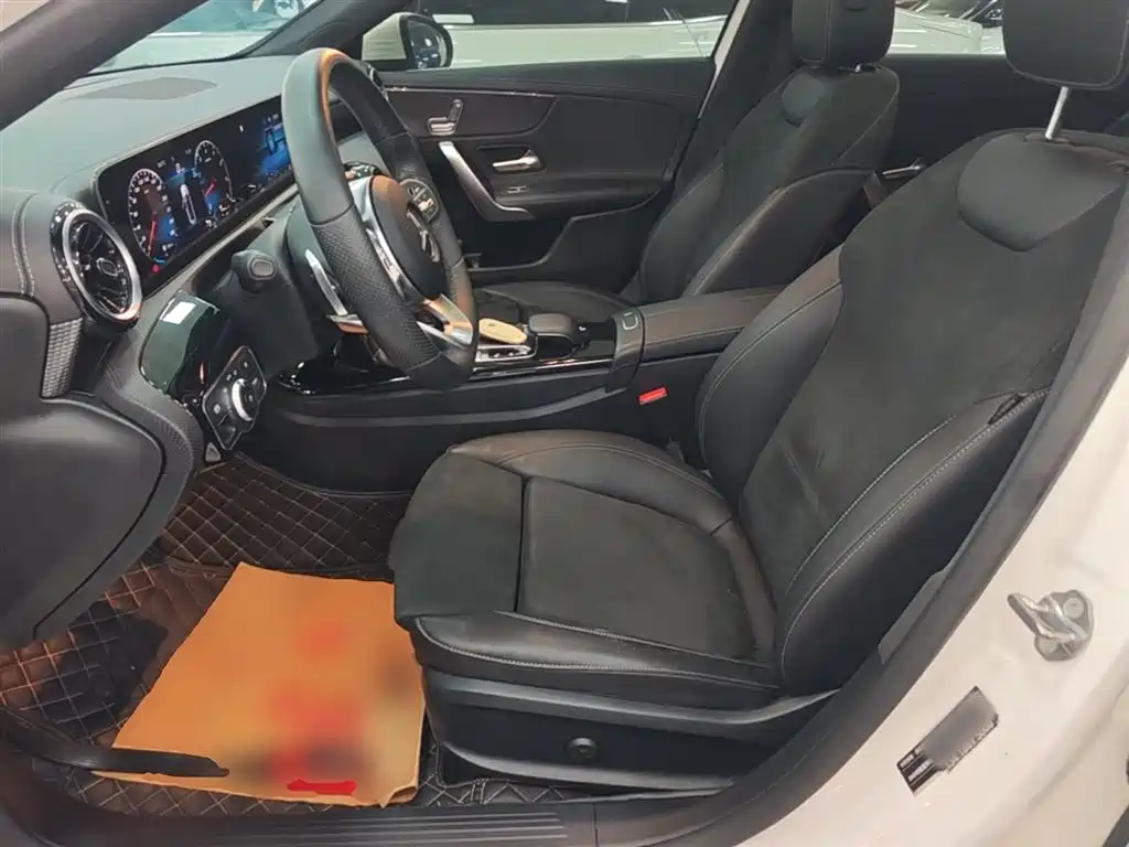 Mercedes-Benz A-Class 2019 A 200 L Sport Sedan фото 15