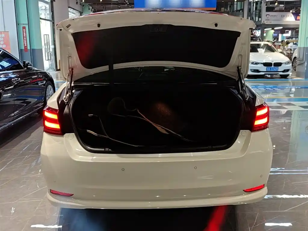Toyota Crown 2015 2.5L Smart Edition фото 19