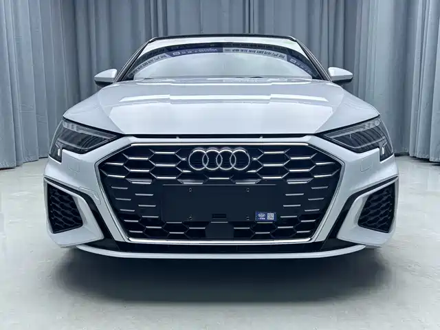 Audi A3 2023 Sportback 35 TFSI Fashion Sport — фото 2