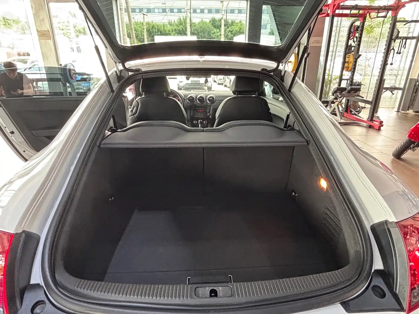 Audi TT 2011 TT Coupe 2.0TFSI фото 8