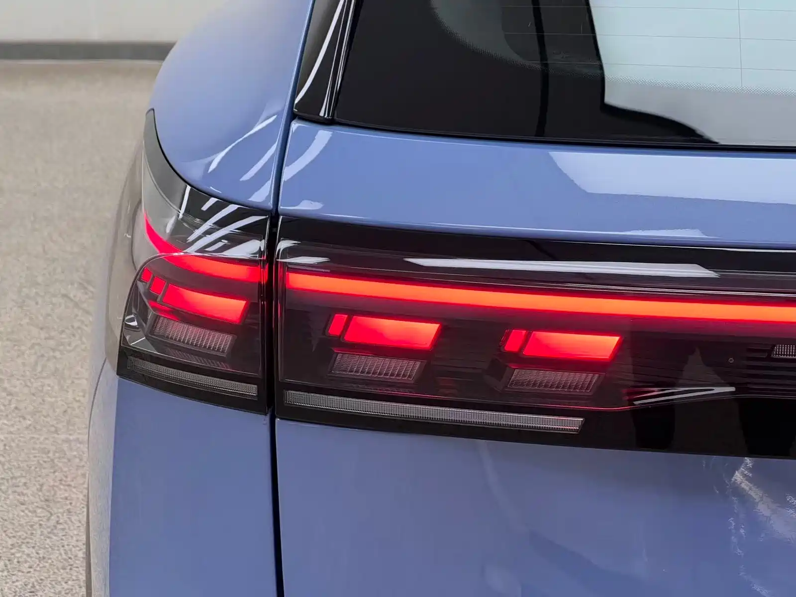 Фото 32 - Volkswagen Tiguan L