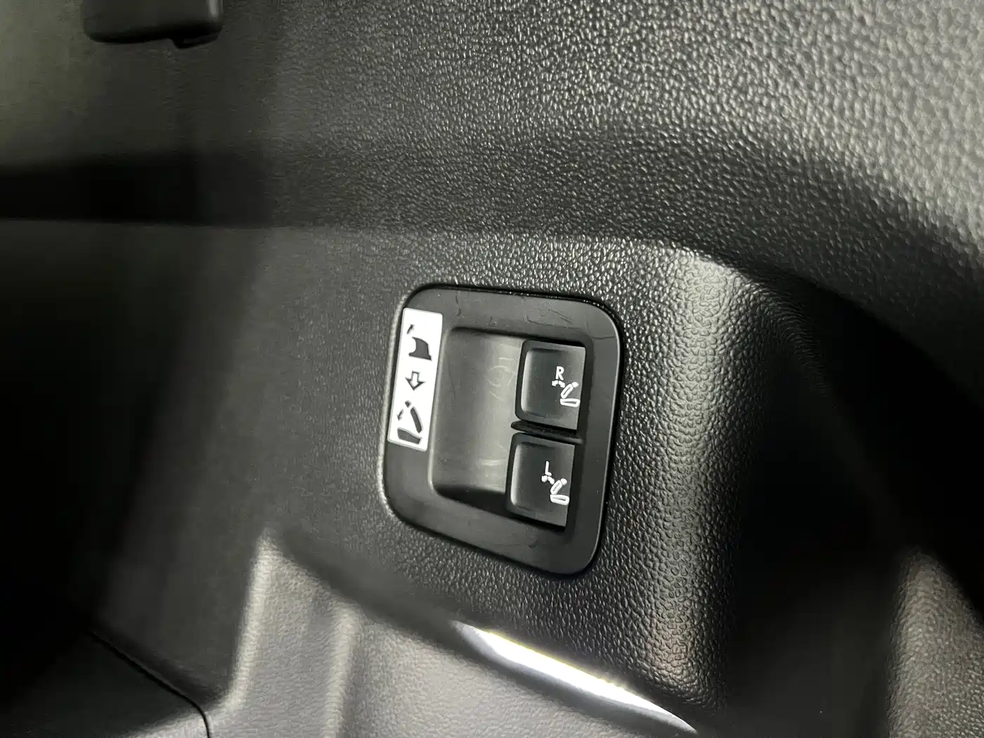 Volkswagen Teramont 2025 Teramont Pro 450TSI 4WD Summit Edition фото 16