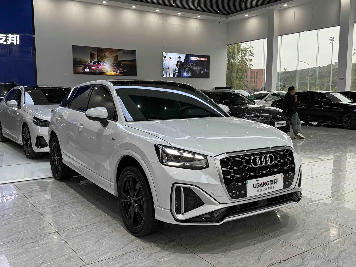 AUDI Q2L