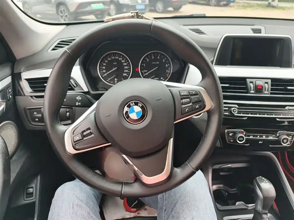 BMW X1 2018 sDrive20Li Leading Model фото 11