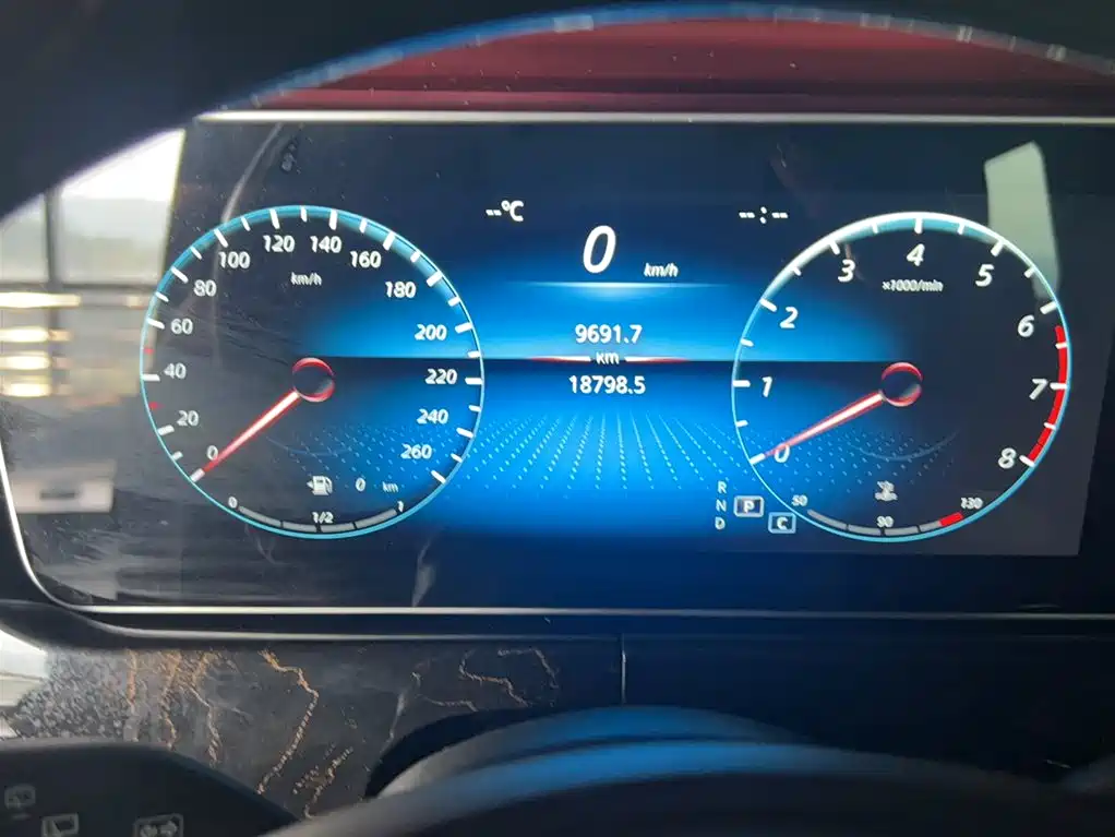 Mercedes-Benz Vito 2023 2.0T Elite 7-Seater фото 7