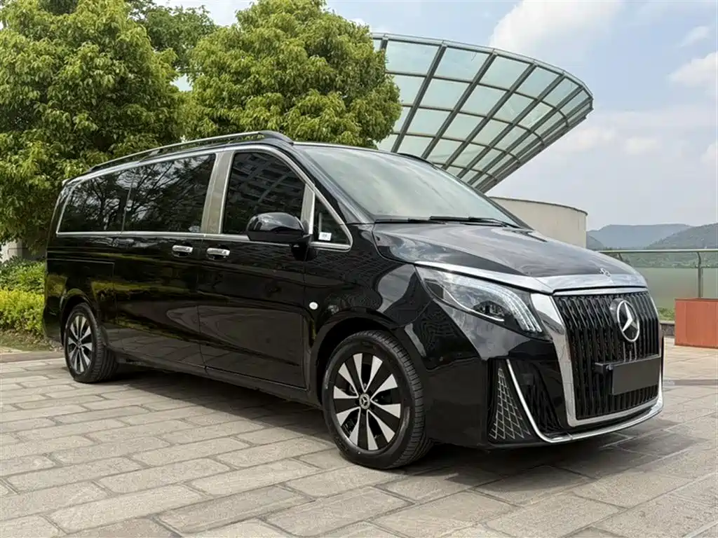 Mercedes-Benz Vito 2023 2.0T Elite 7-Seater фото 8