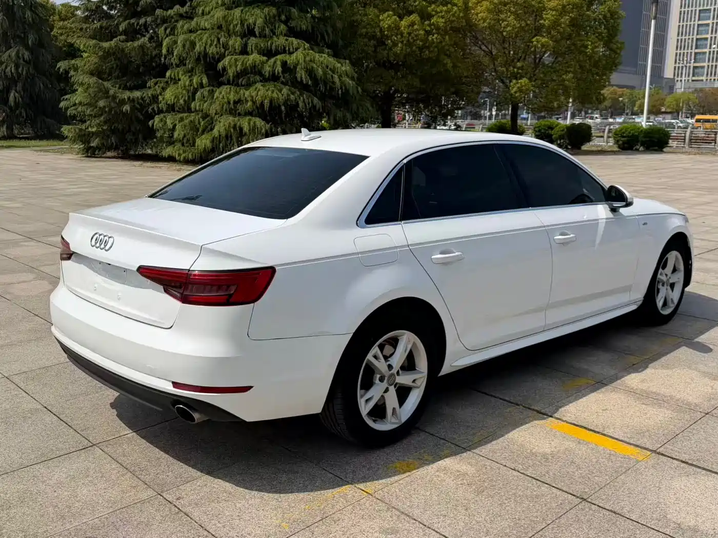 Audi A4L 2017 40 TFSI Fashion Edition фото 9