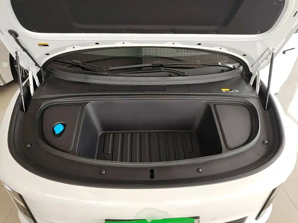 Li Auto i6 2025 2025 2WD Base Model