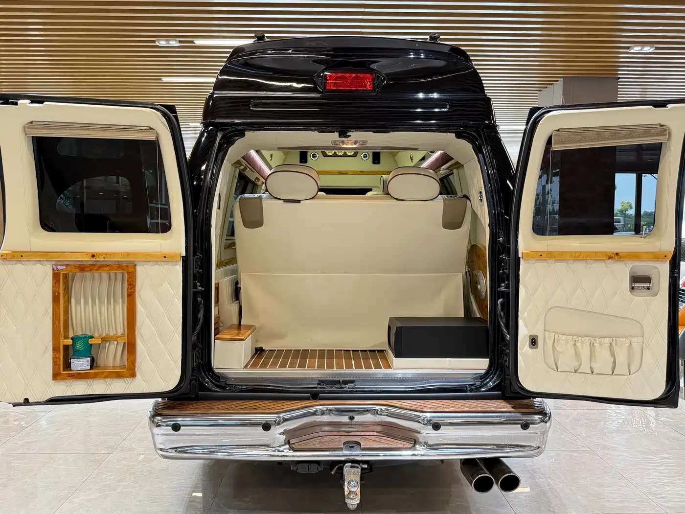 Ford E350 2014 2011 5.4L Platinum Edition