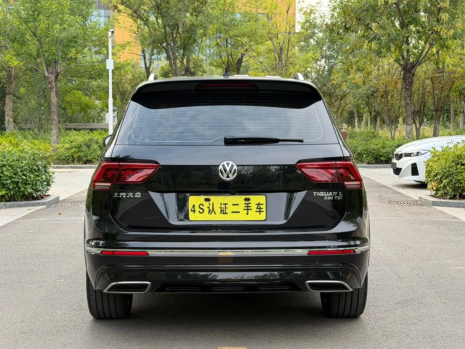 Фото 23 - Volkswagen Tiguan L