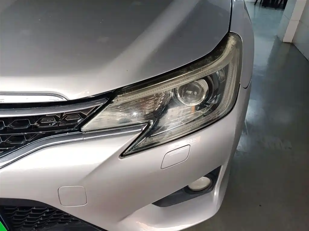 Toyota Reiz 2013 2.5V Premium Edition фото 15
