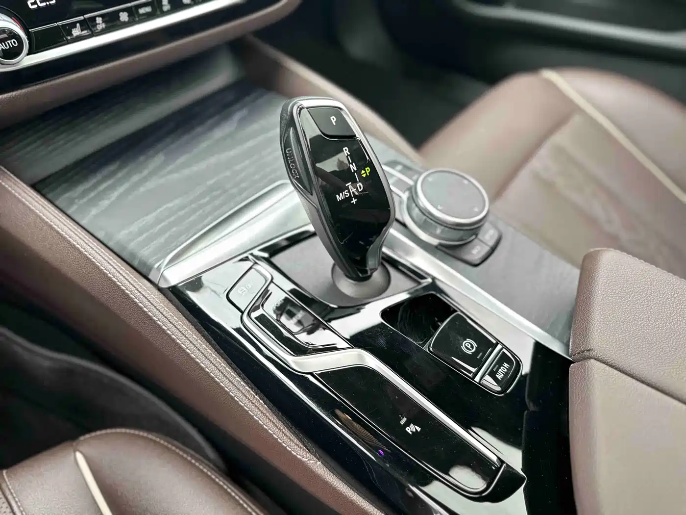 BMW 5 Series 2021 530Li Leading M Sport Package фото 22