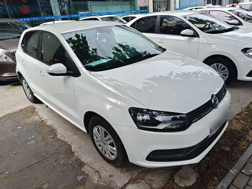 Volkswagen Polo 2016 1.4L Automatic Trend фото 4