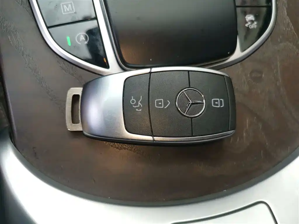 Mercedes-Benz GLC 2020 Facelift GLC 300 L 4MATIC Dynamic фото 17