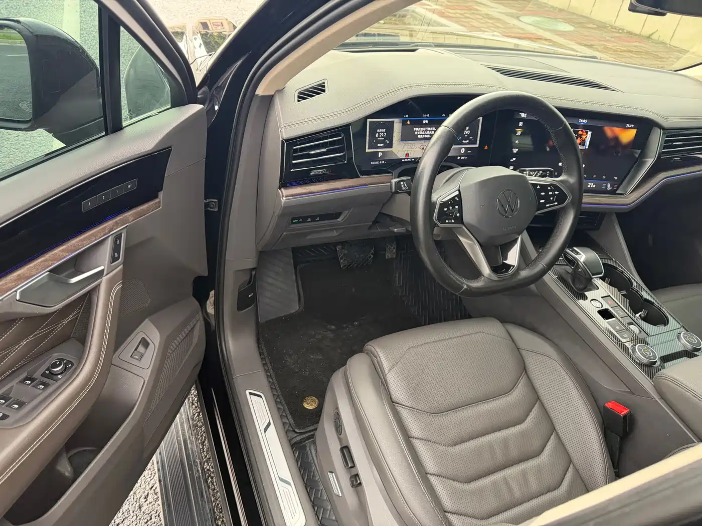 Фото 7 - Volkswagen Touareg