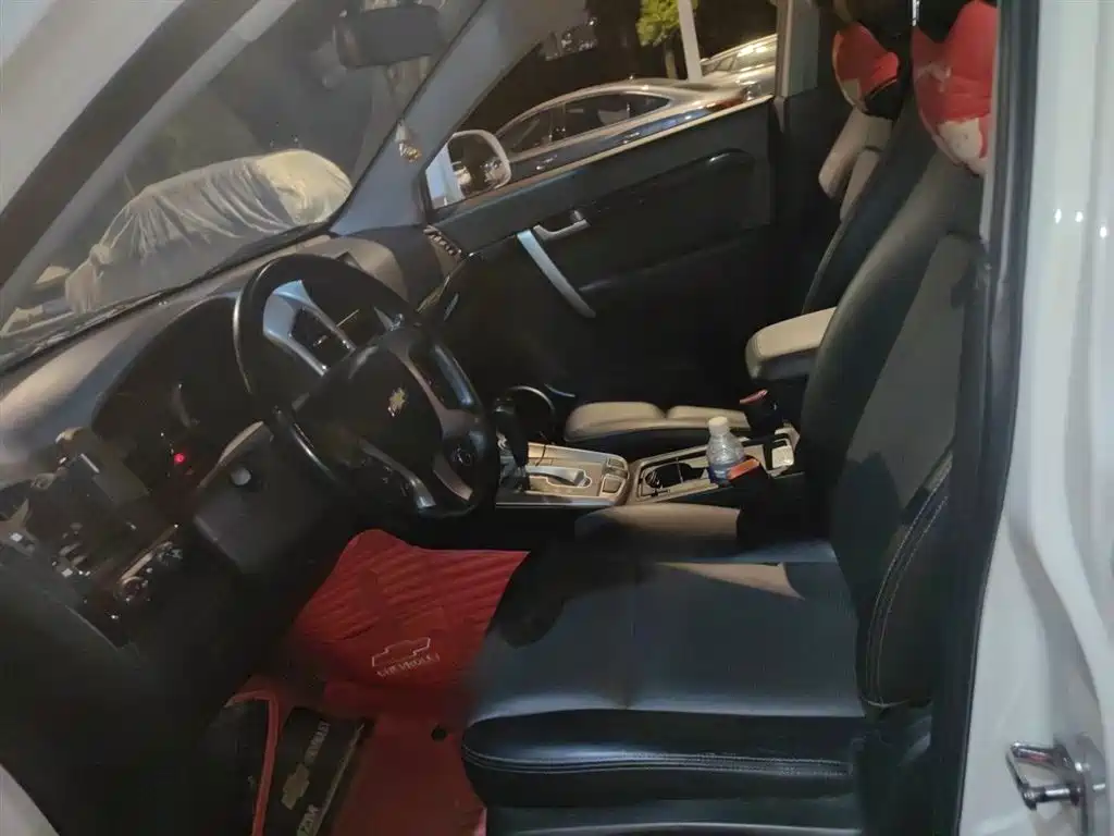 Chevrolet Captiva 2015 2.4L AWD Flagship 7-Seater фото 12