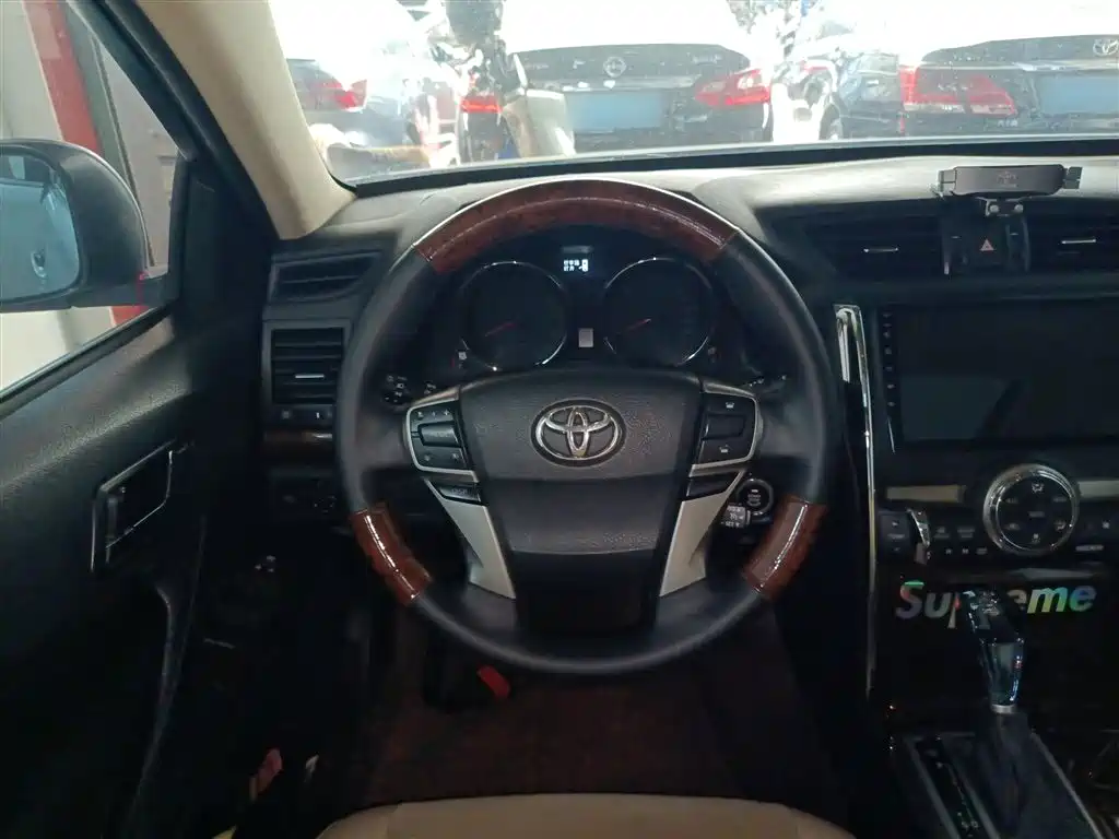Toyota Reiz 2013 2.5V Premium Edition фото 4