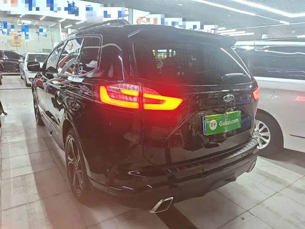 Фото 5 - Ford Edge