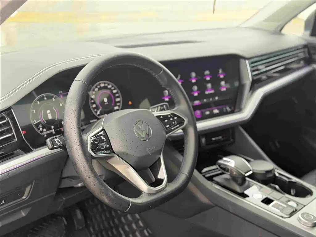 Фото 14 - Volkswagen Touareg