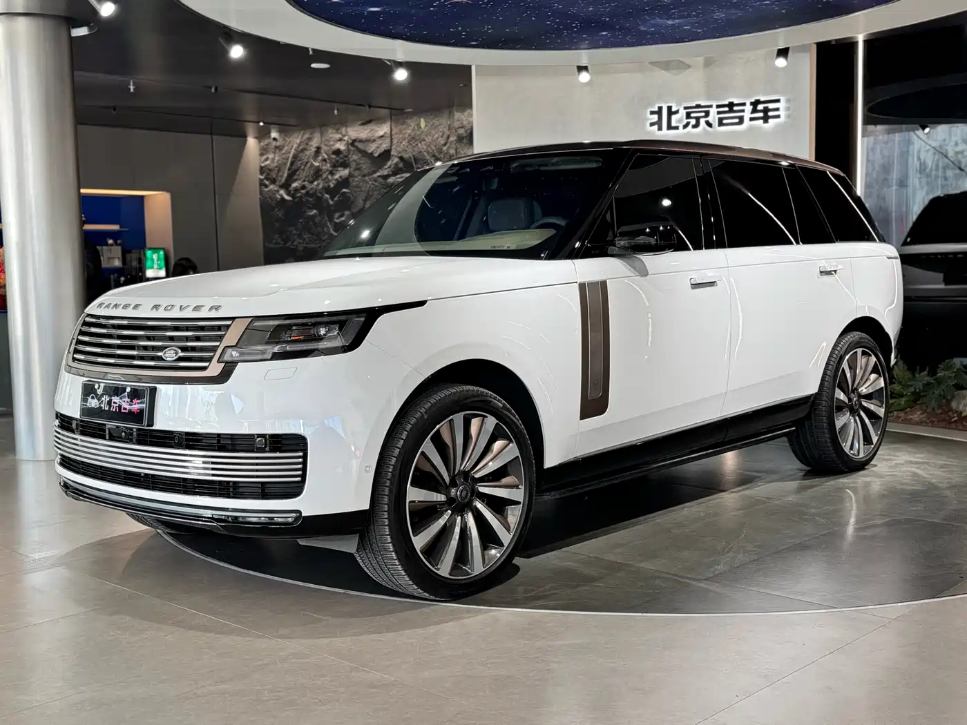 Land Rover Range Rover 2024 3.0 L6 400PS SV Prestige Genesis Extended 4-Seater
