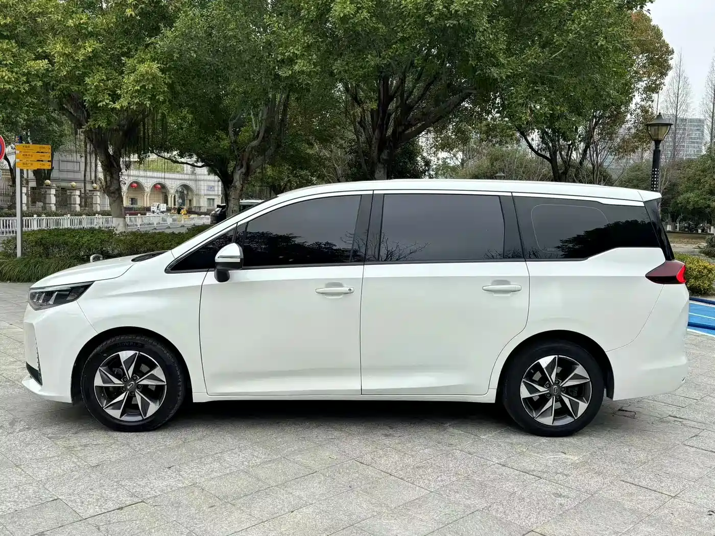 GAC Trumpchi Trumpchi M6 2021 PRO 270T DCT Luxury Edition фото 4