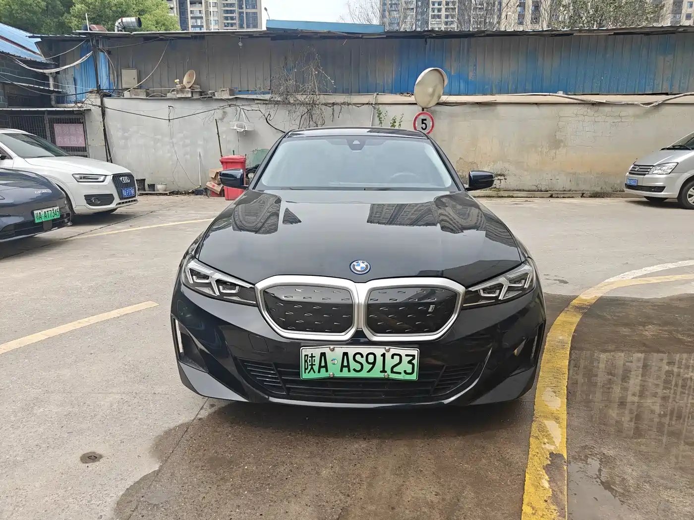 BMW I3