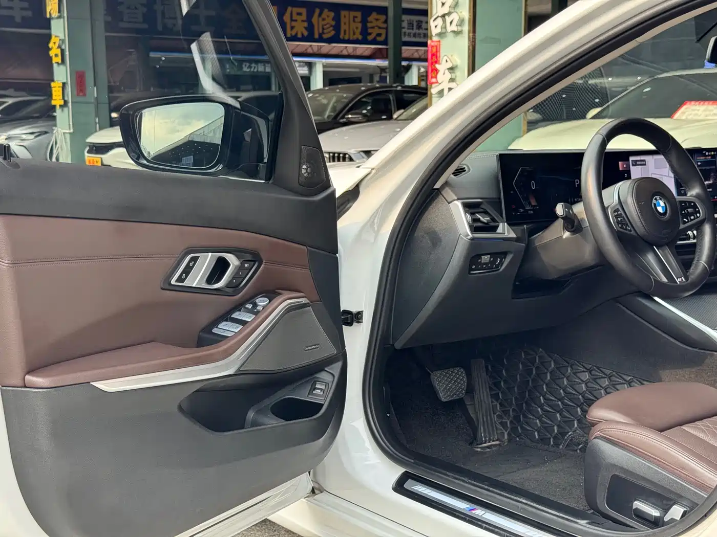 BMW 3 Series 2023 325Li M Sport Black Night Package фото 6