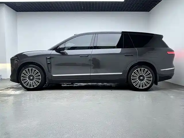NIO ES8 2026 2025 Model 6-Seat Executive Luxury Edition
