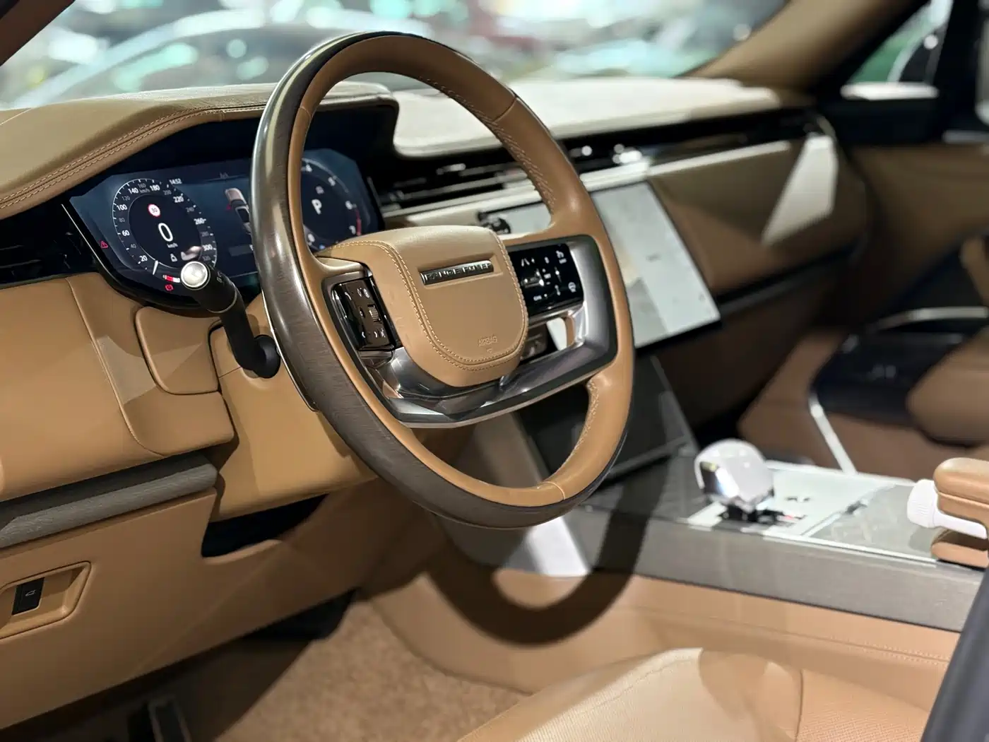 Land Rover Range Rover 2024 3.0 L6 400PS SV Prestige Genesis Extended 4-Seater фото 11
