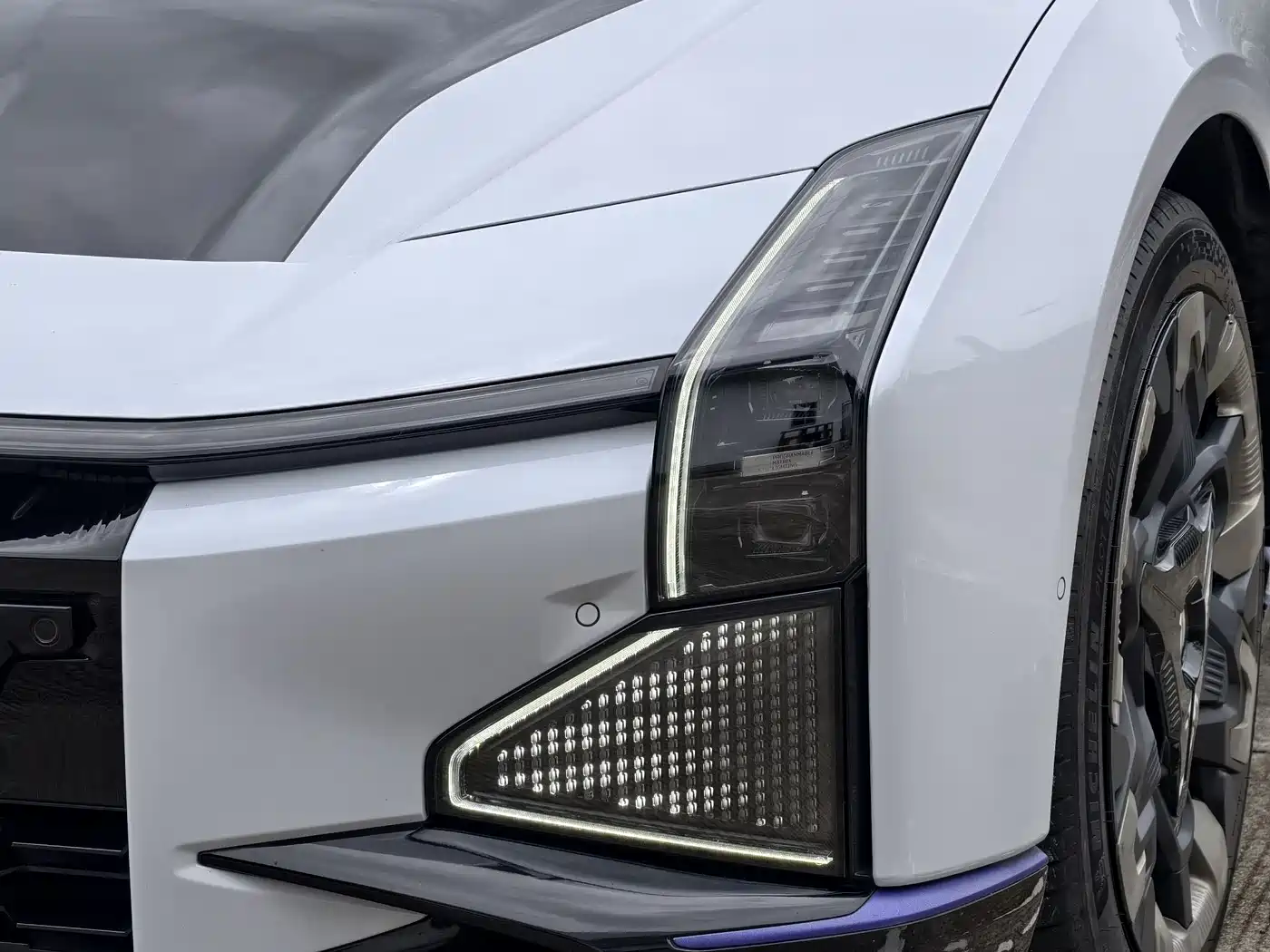 HiPhi Z 2023 5-Seater фото 17
