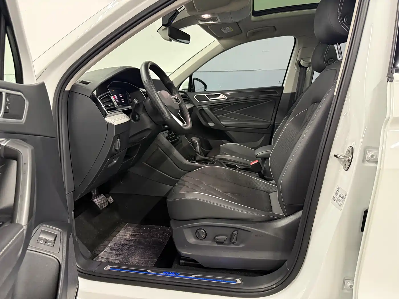 VOLKSWAGEN TIGUAN L NEW ENERGY