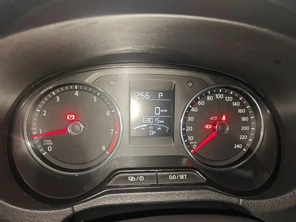 Volkswagen Polo 2016 1.6L Automatic Comfort фото 12