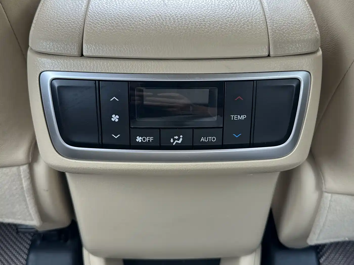 Toyota Highlander 2015 2.0T FWD Luxury Edition 7-seater фото 12