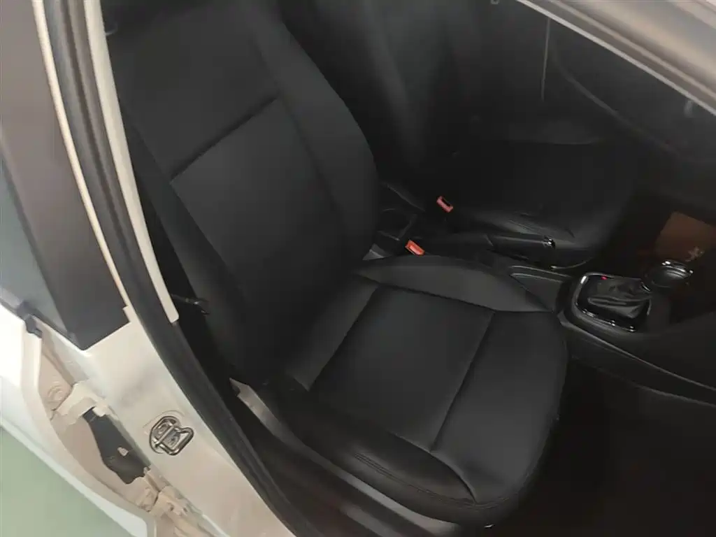 Volkswagen Polo 2016 1.6L Automatic Comfort фото 25
