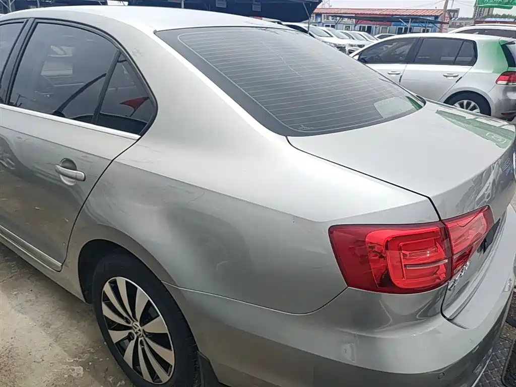 Volkswagen Sagitar 2017 230TSI Automatic Comfort фото 5