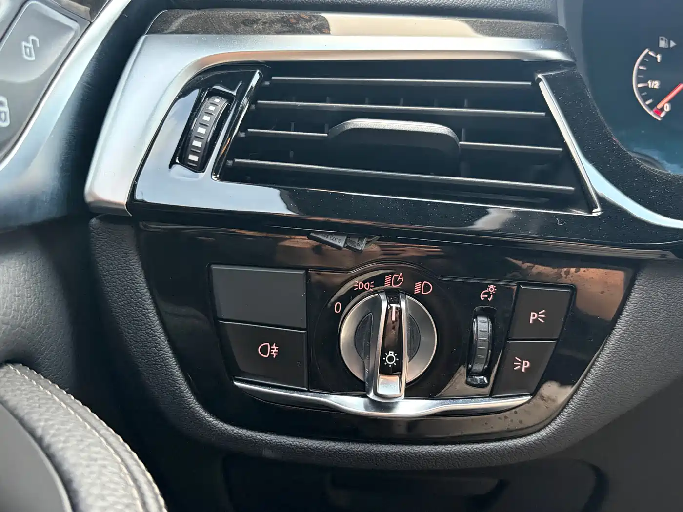 BMW 5 Series 2019 530Li Premium M Sport Package фото 19