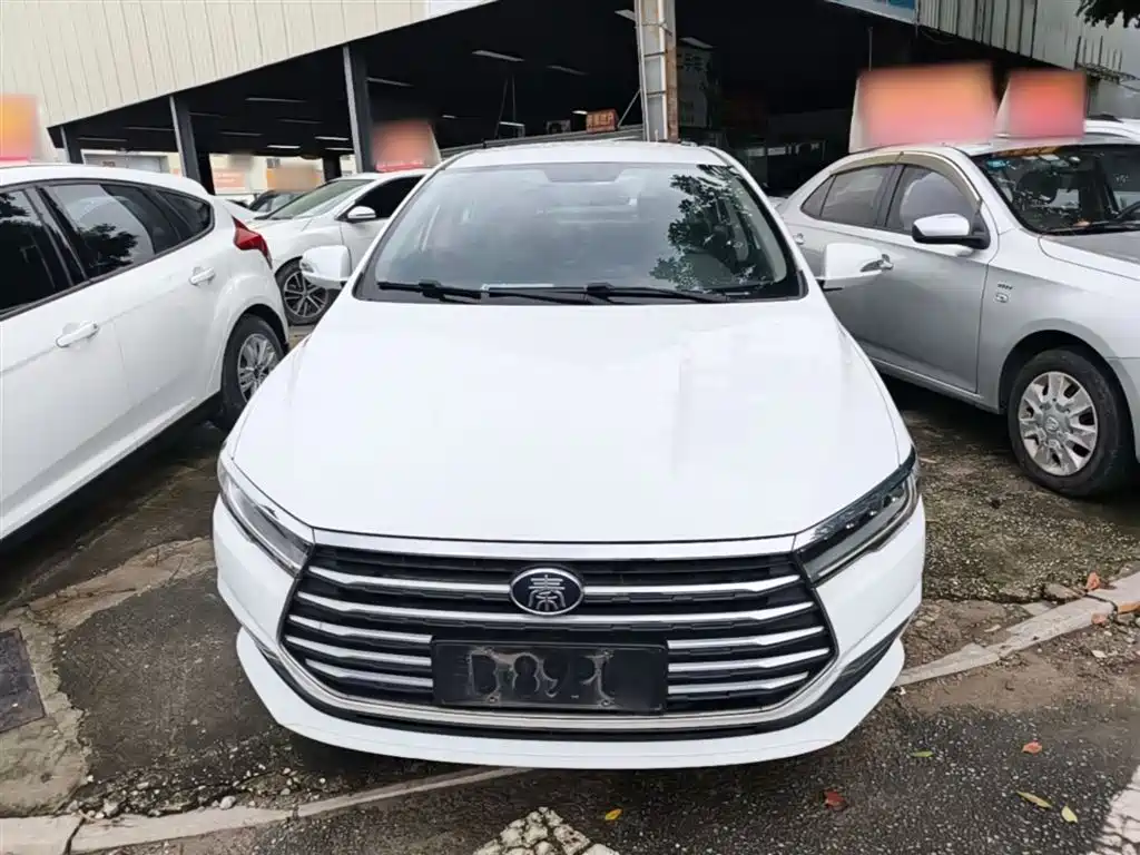 BYD Qin 2019 1.5L Automatic Luxury Edition фото 3