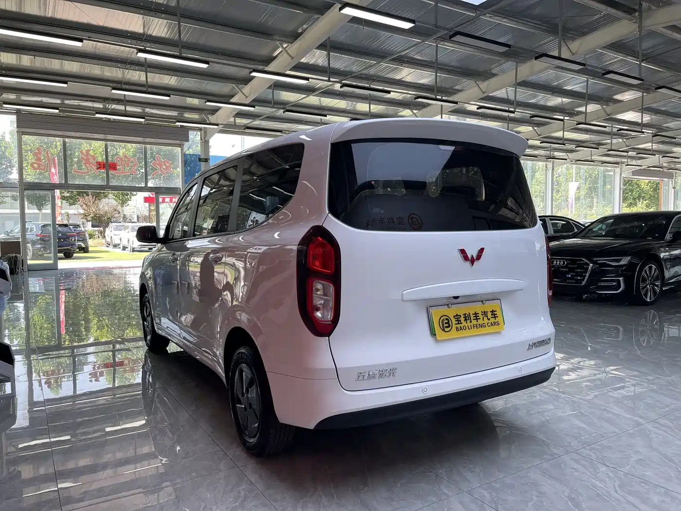 Wuling Motors Wuling Hongguang New Energy 2025 2025 Extended-Range Hybrid 50KM Comfort Version