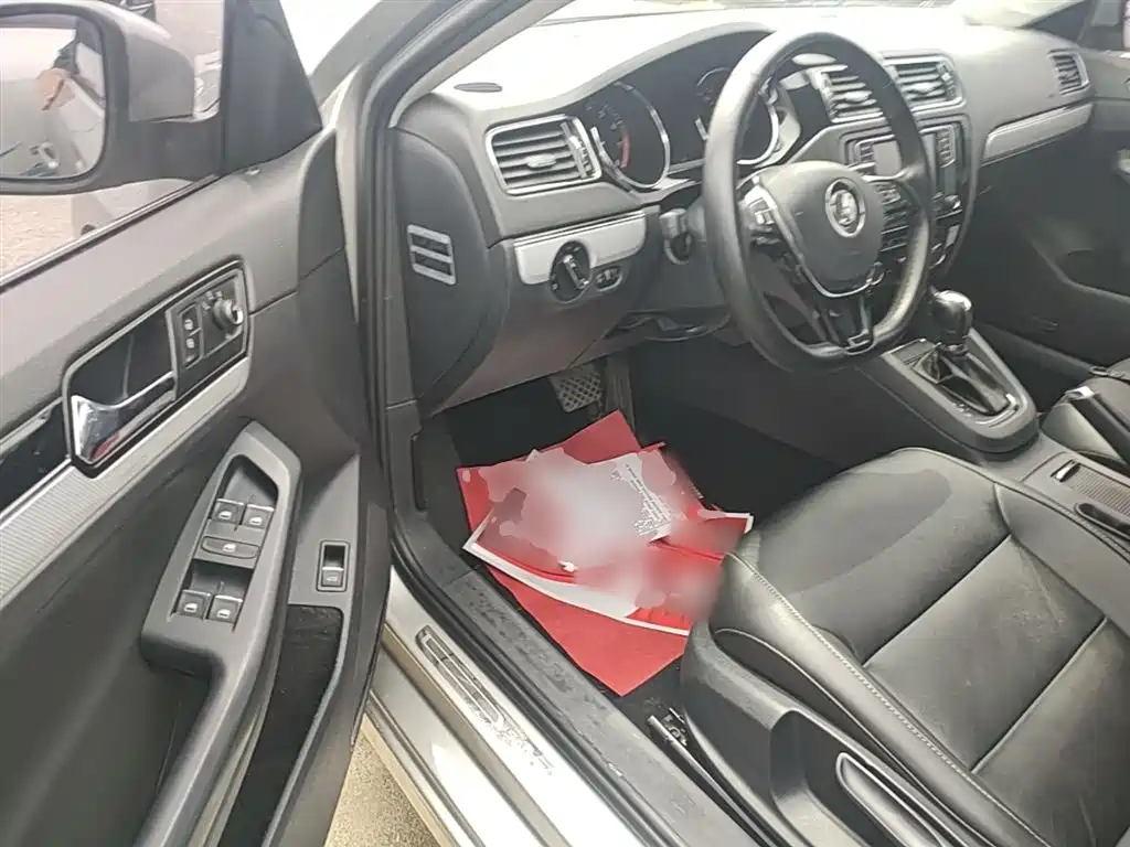 Volkswagen Sagitar 2017 230TSI Automatic Comfort фото 15