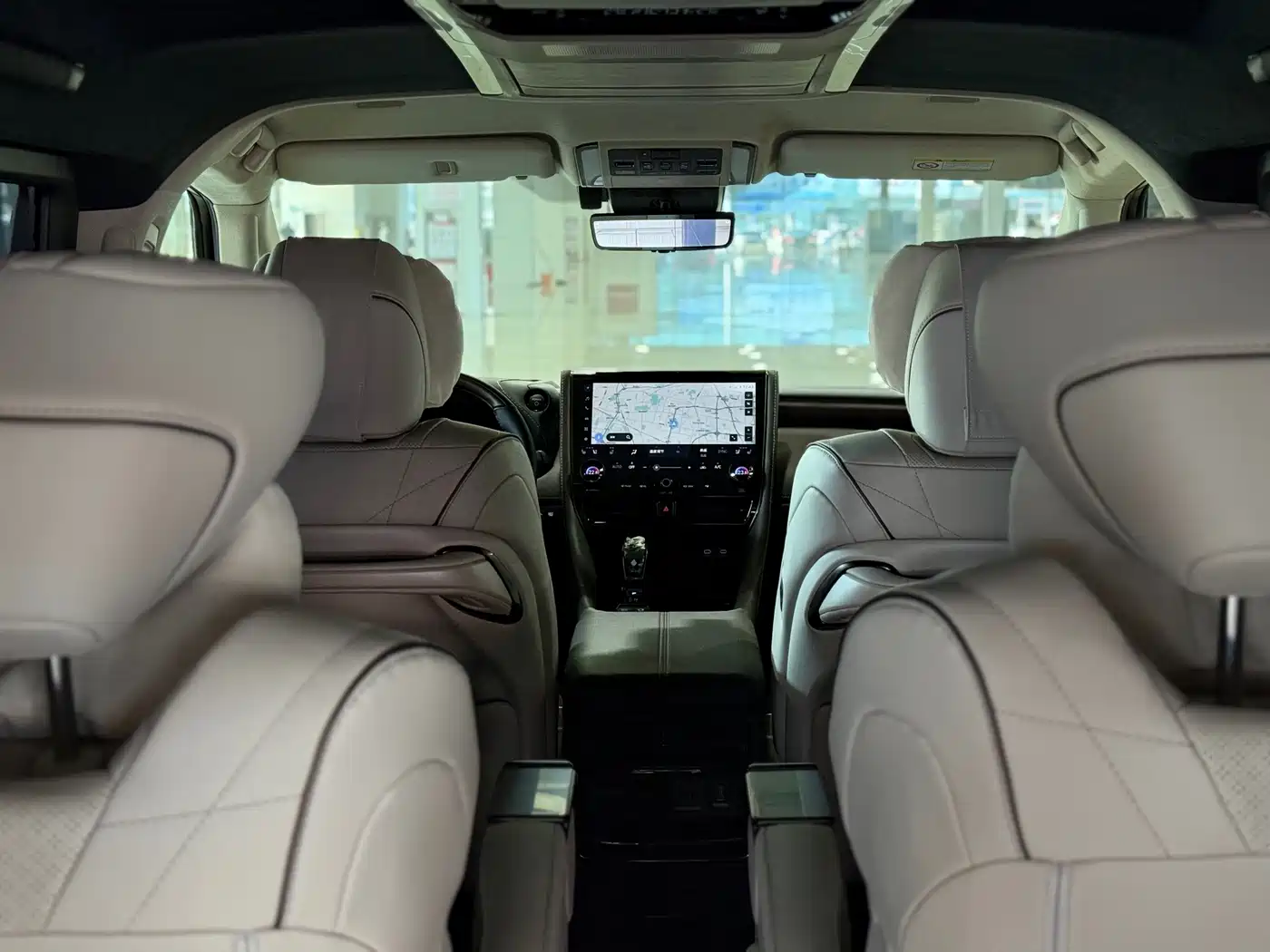 Фото 12 - Toyota Alphard