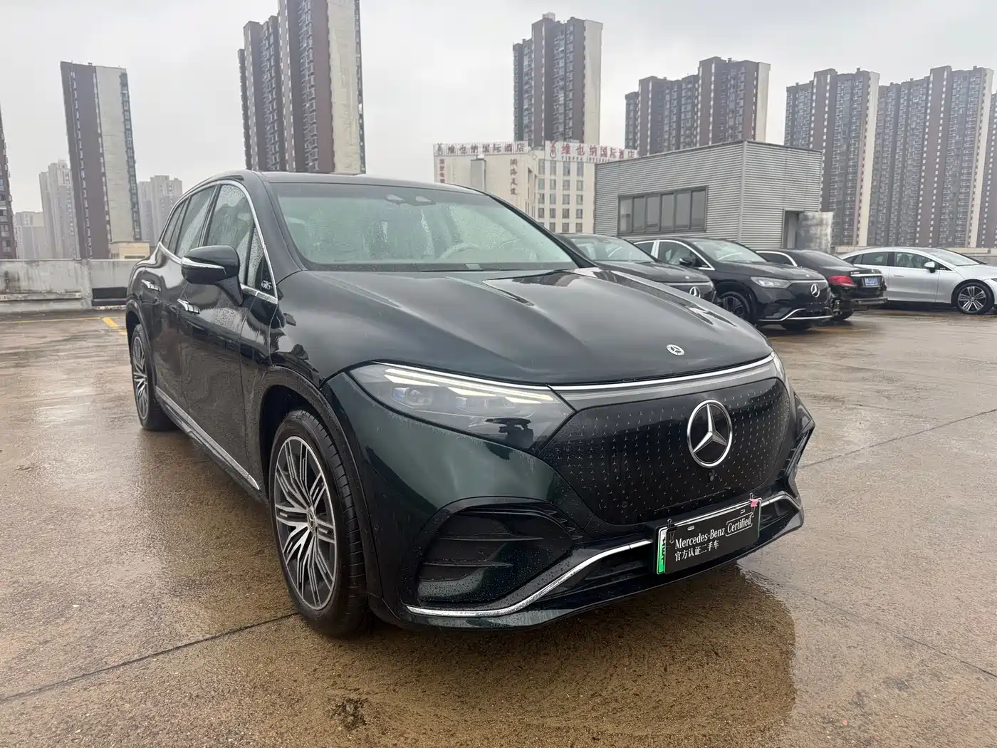 MERCEDES-BENZ EQS SUV